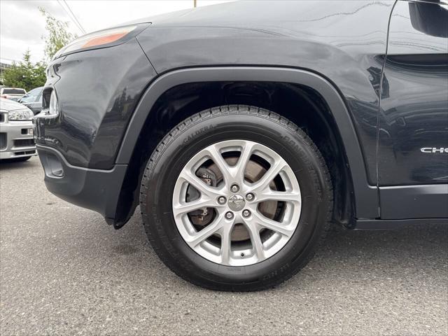 used 2015 Jeep Cherokee car, priced at $6,991