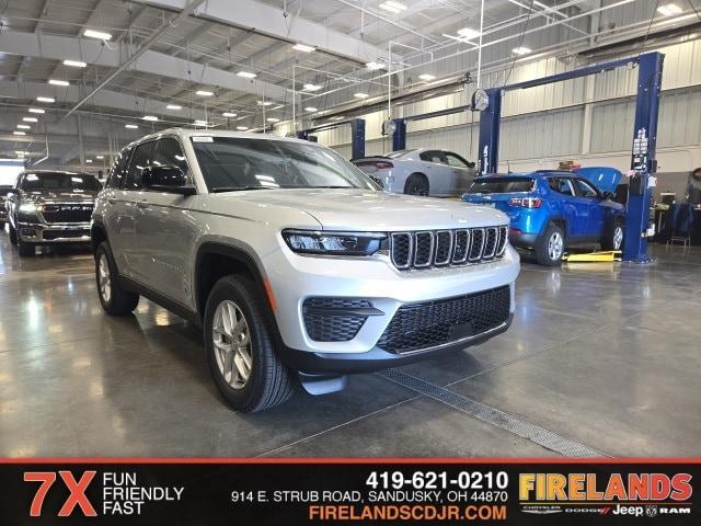 new 2025 Jeep Grand Cherokee car, priced at $40,970