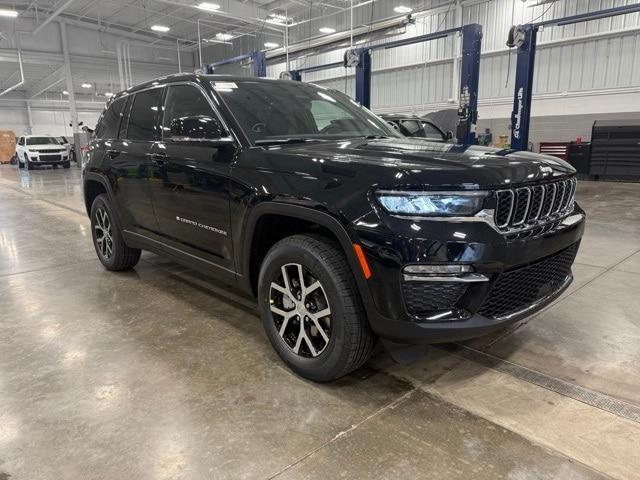 new 2025 Jeep Grand Cherokee car, priced at $46,986