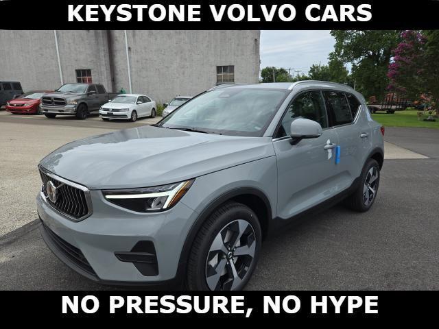 new 2025 Volvo XC40 car, priced at $46,015