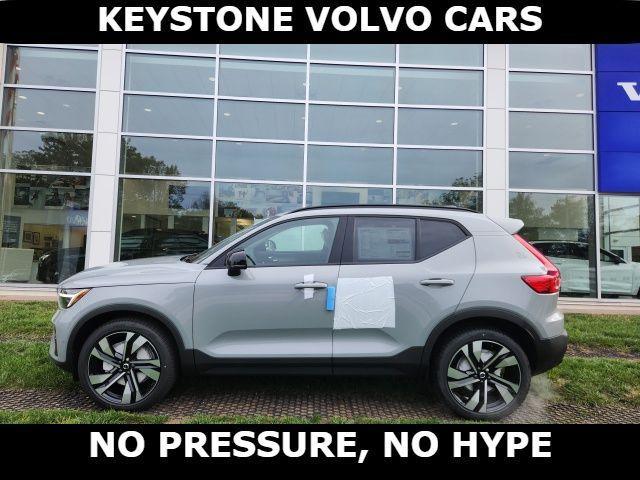 new 2025 Volvo XC40 car, priced at $49,790