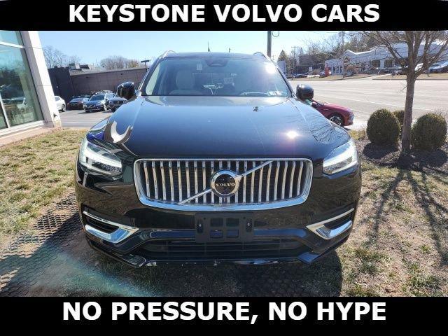 new 2025 Volvo XC90 Plug-In Hybrid car