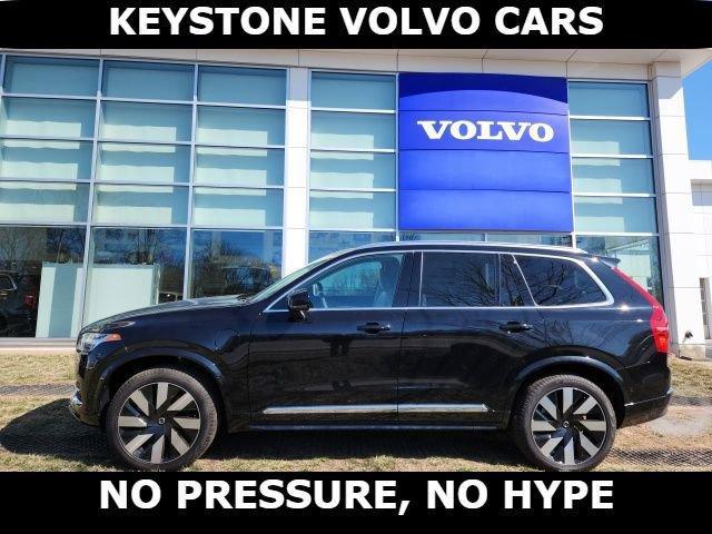 new 2025 Volvo XC90 Plug-In Hybrid car