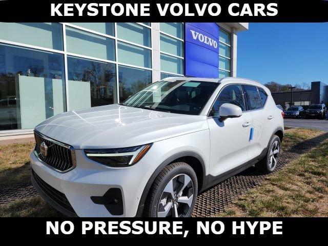 new 2025 Volvo XC40 car, priced at $48,315