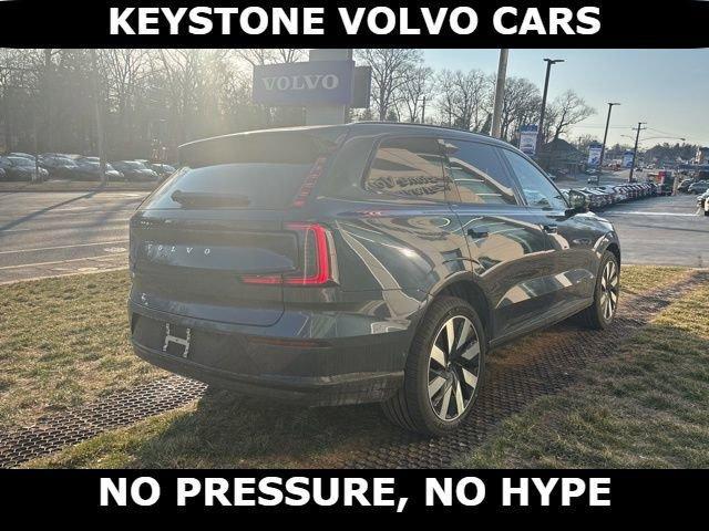 new 2025 Volvo EX90 car, priced at $93,840