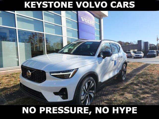 new 2025 Volvo XC40 car, priced at $49,790