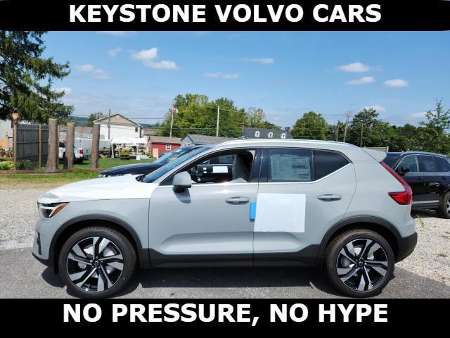 new 2025 Volvo XC40 car, priced at $51,765