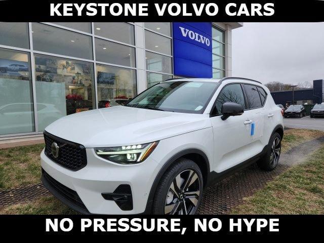 new 2025 Volvo XC40 car, priced at $51,040