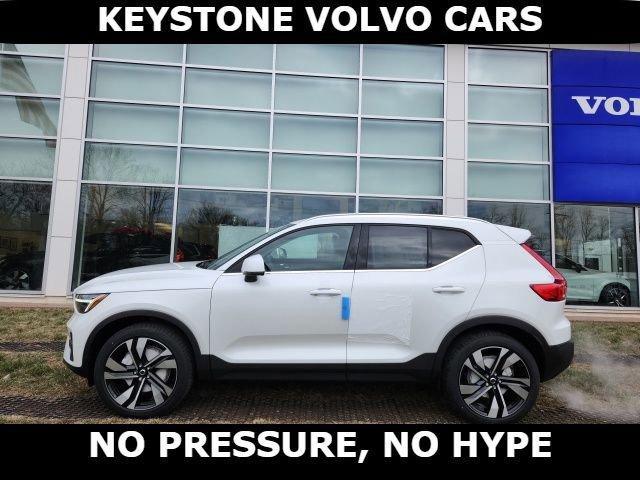 new 2025 Volvo XC40 car, priced at $51,040