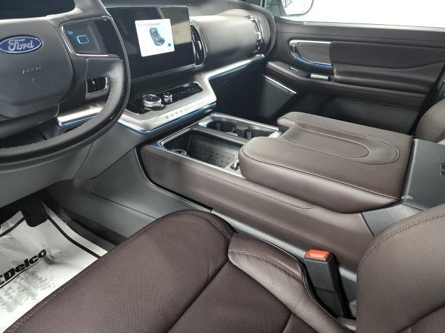 new 2025 Ford Expedition car, priced at $89,200