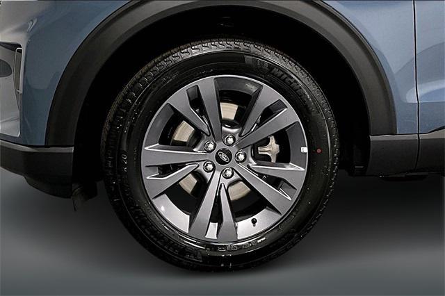 new 2025 Ford Explorer car, priced at $45,998