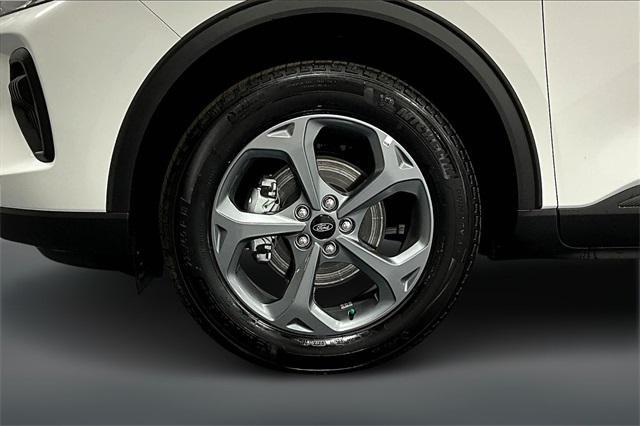 new 2025 Ford Escape car, priced at $32,100