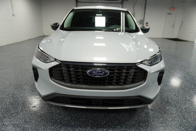 new 2025 Ford Escape car, priced at $29,800