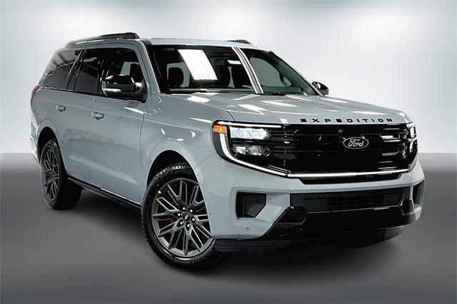 new 2025 Ford Expedition car, priced at $85,996