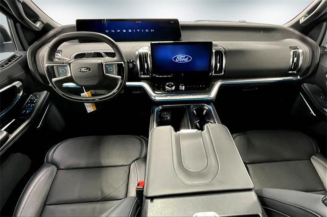 new 2025 Ford Expedition car, priced at $85,996