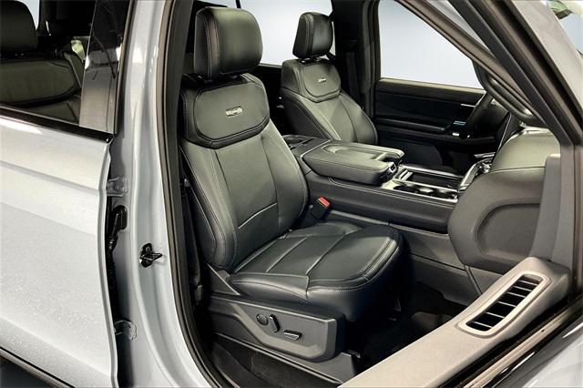 new 2025 Ford Expedition car, priced at $85,996