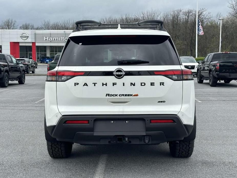 new 2024 Nissan Pathfinder car, priced at $43,382