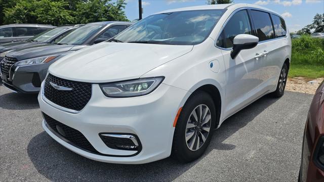used 2023 Chrysler Pacifica Hybrid car, priced at $25,399