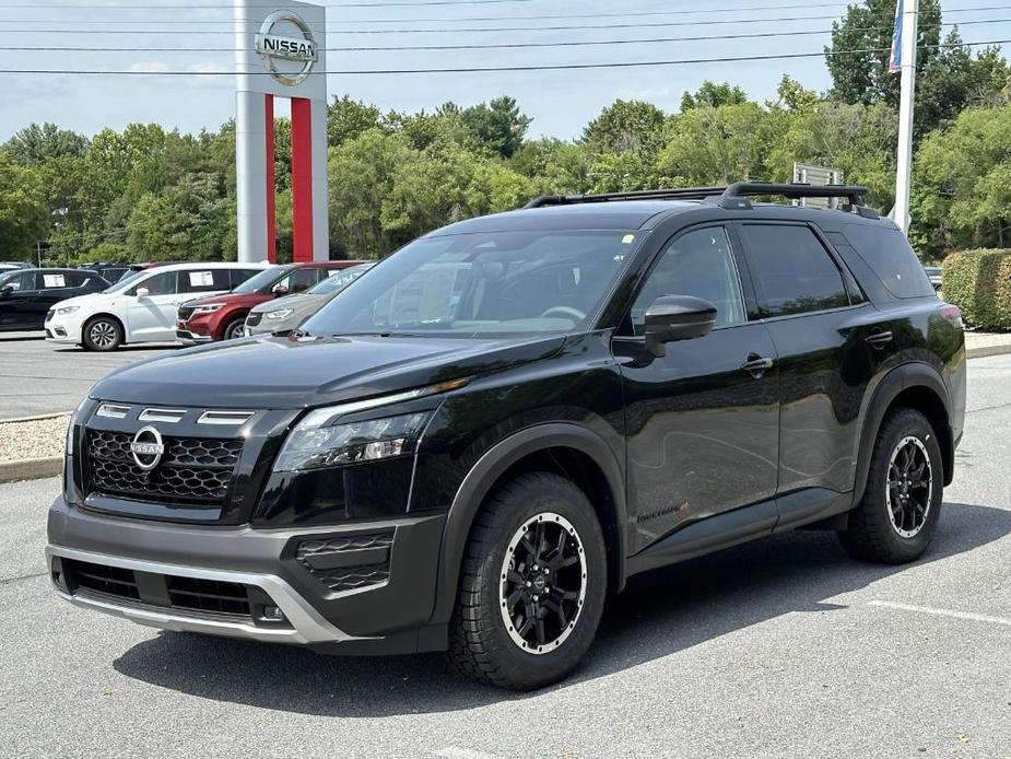 new 2024 Nissan Pathfinder car, priced at $40,625