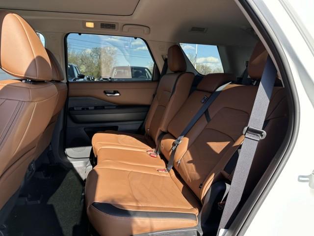 new 2024 Nissan Pathfinder car, priced at $50,745