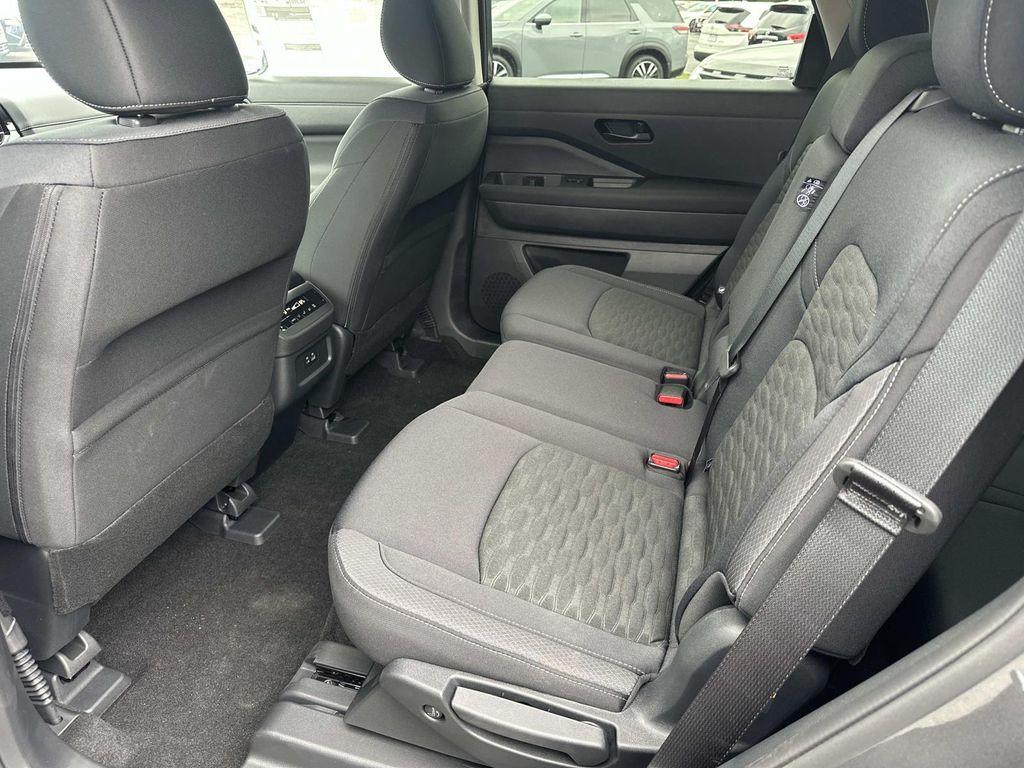 new 2025 Nissan Pathfinder car, priced at $41,289
