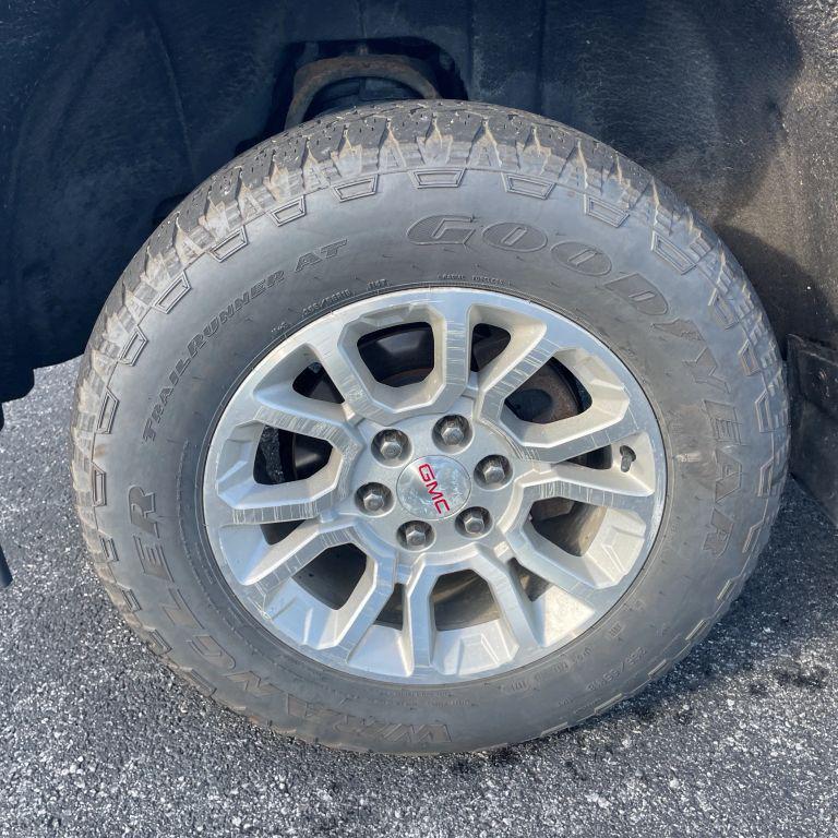 used 2018 GMC Sierra 1500 car, priced at $20,999