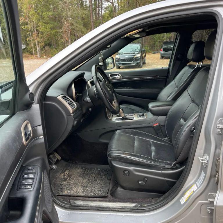 used 2017 Jeep Grand Cherokee car, priced at $11,999