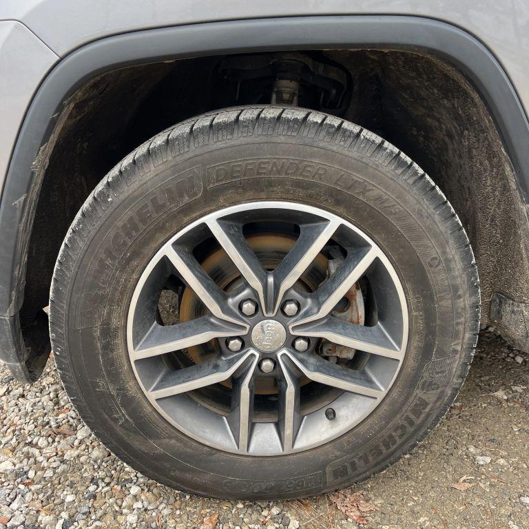 used 2017 Jeep Grand Cherokee car, priced at $11,999