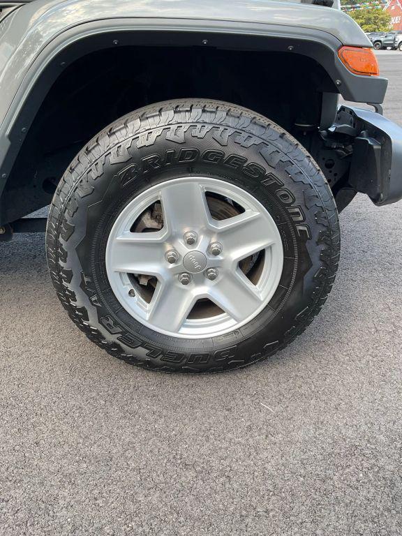 used 2021 Jeep Gladiator car, priced at $21,999