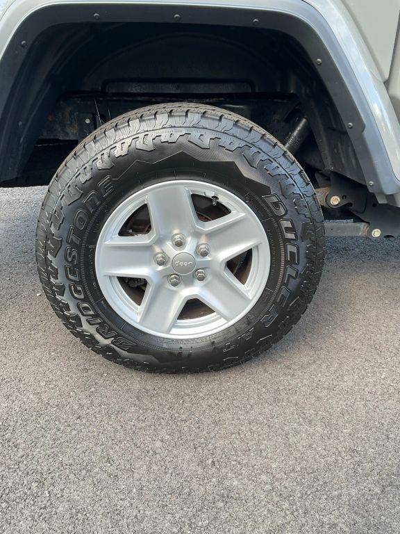 used 2021 Jeep Gladiator car, priced at $21,999