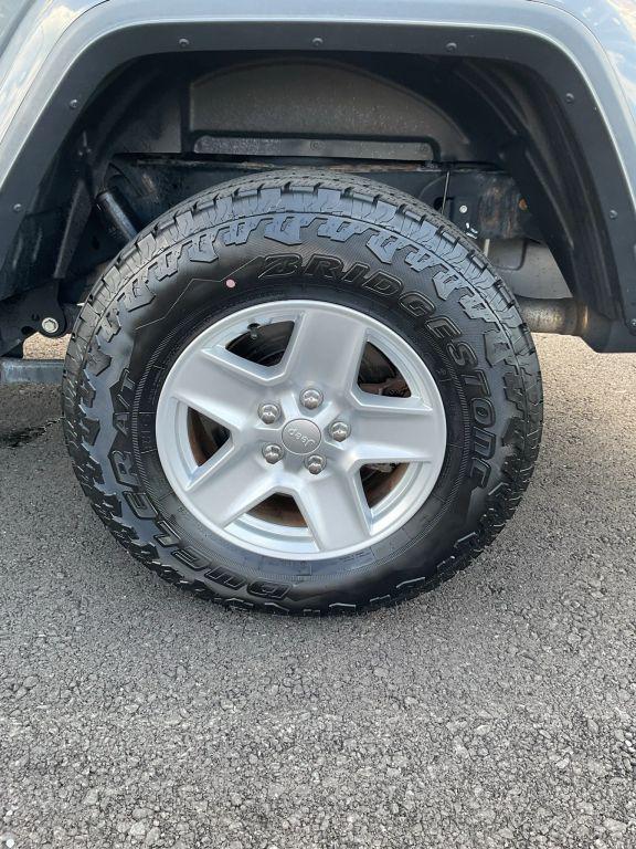 used 2021 Jeep Gladiator car, priced at $21,999