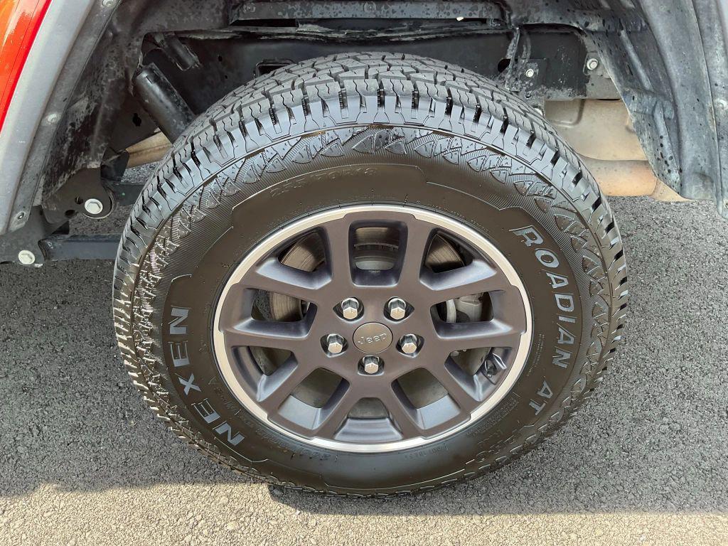 used 2023 Jeep Gladiator car, priced at $26,999