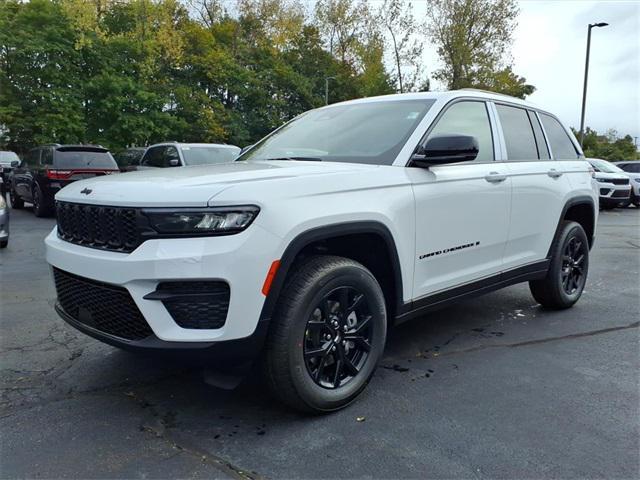 new 2025 Jeep Grand Cherokee car, priced at $38,053