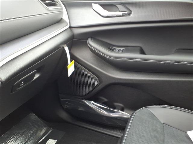 new 2025 Jeep Grand Cherokee car, priced at $38,053