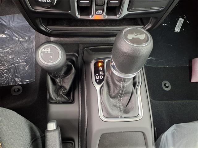 new 2025 Jeep Wrangler car, priced at $43,046