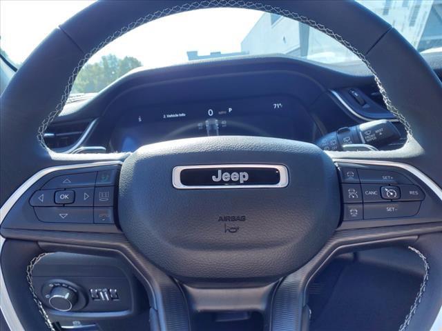 new 2023 Jeep Grand Cherokee car, priced at $40,925