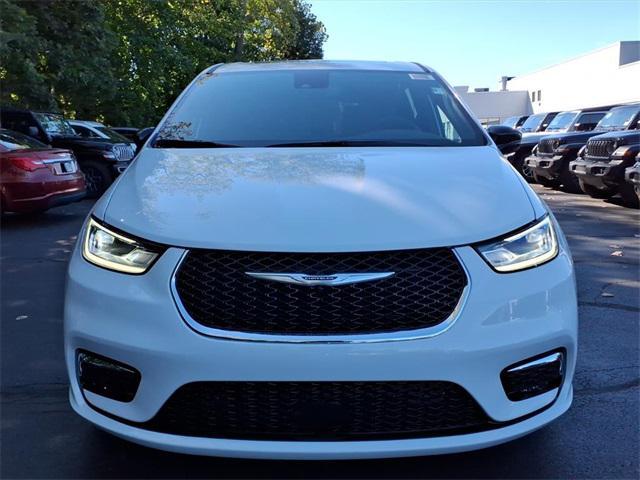 new 2026 Chrysler Pacifica car, priced at $43,959