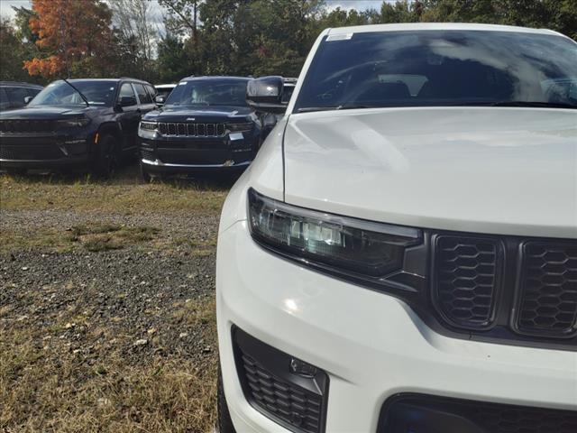 new 2024 Jeep Grand Cherokee car, priced at $53,342