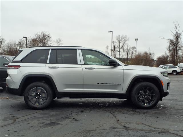 new 2025 Jeep Grand Cherokee car, priced at $37,135