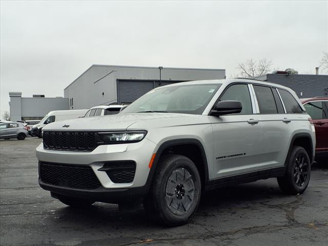 new 2025 Jeep Grand Cherokee car, priced at $37,135