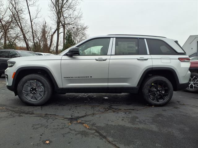 new 2025 Jeep Grand Cherokee car, priced at $40,885