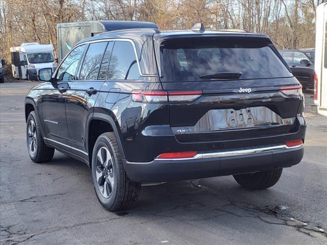 new 2024 Jeep Grand Cherokee car, priced at $51,402