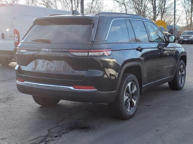 new 2024 Jeep Grand Cherokee car, priced at $51,402