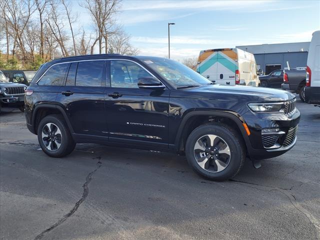 new 2024 Jeep Grand Cherokee car, priced at $51,402