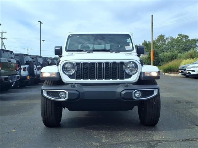 new 2025 Jeep Gladiator car, priced at $45,454