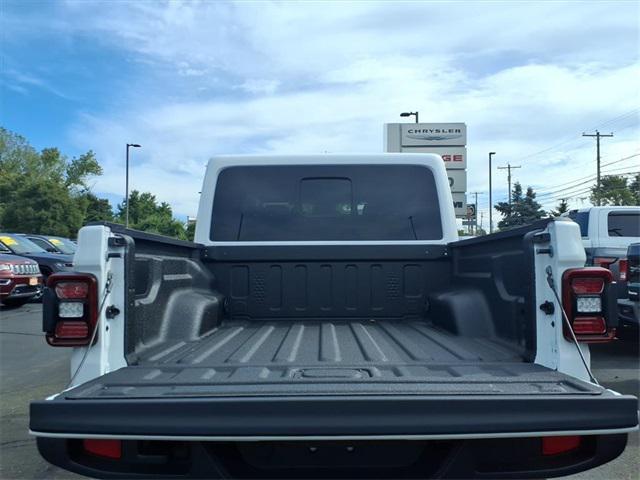 new 2025 Jeep Gladiator car, priced at $45,454