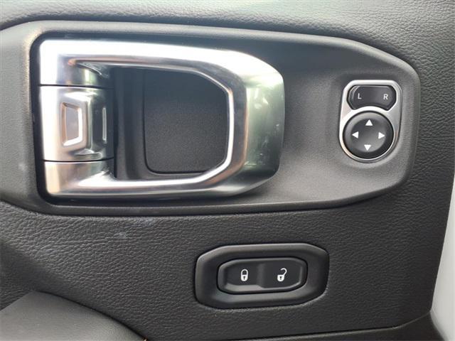 new 2025 Jeep Gladiator car, priced at $45,454