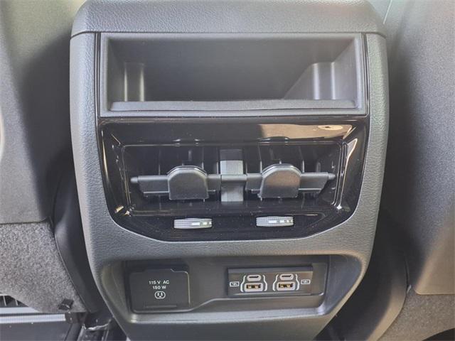 new 2025 Jeep Grand Cherokee car, priced at $39,126