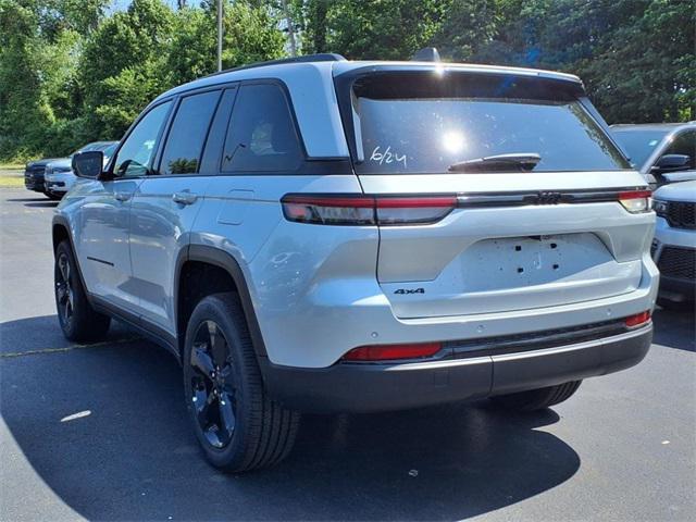 new 2025 Jeep Grand Cherokee car, priced at $39,126