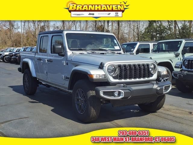 new 2024 Jeep Gladiator car, priced at $47,105